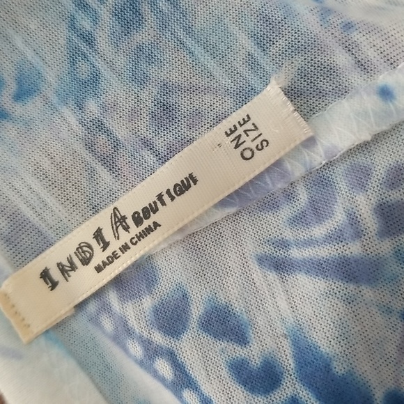 India Boutique Rhinestone Detail Ocean Blues Batik Print Top - Picture 5 of 6